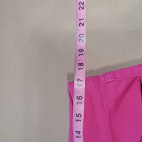 Old Navy Size 14 Hot Pink High Rise "WOW" Shorts, Excellent Used Condition - Picture 4 of 10